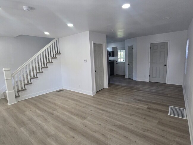 Building Photo - "Newly and beautifully remodeled 3-Bed home on Denmark Street!"