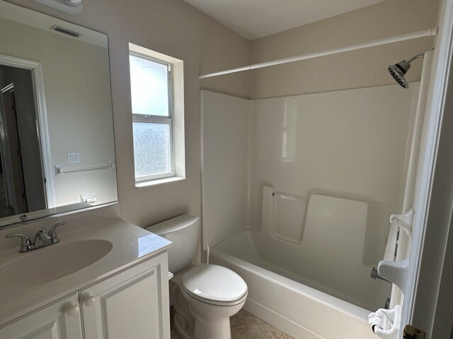 Building Photo - Spacious 2-Bed, 2-Bath Home in Venice with...
