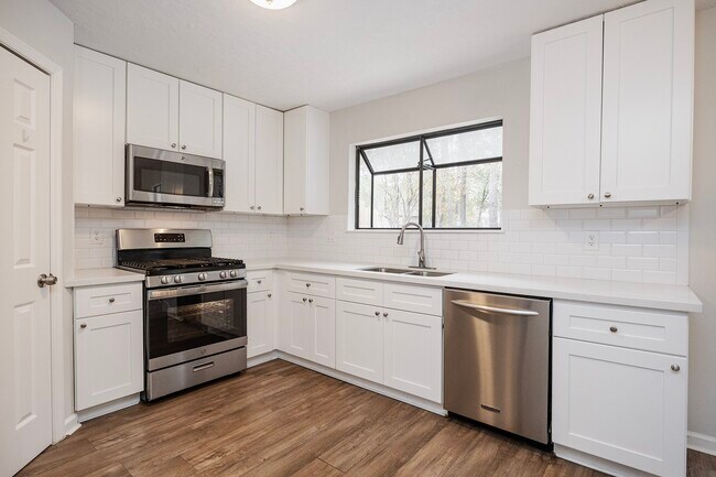 Building Photo - 86 W Stony Bridge Cir