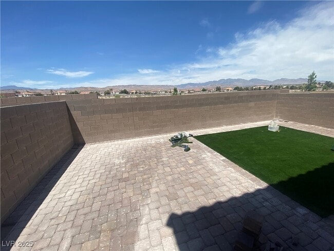 Building Photo - 6023 Coja St