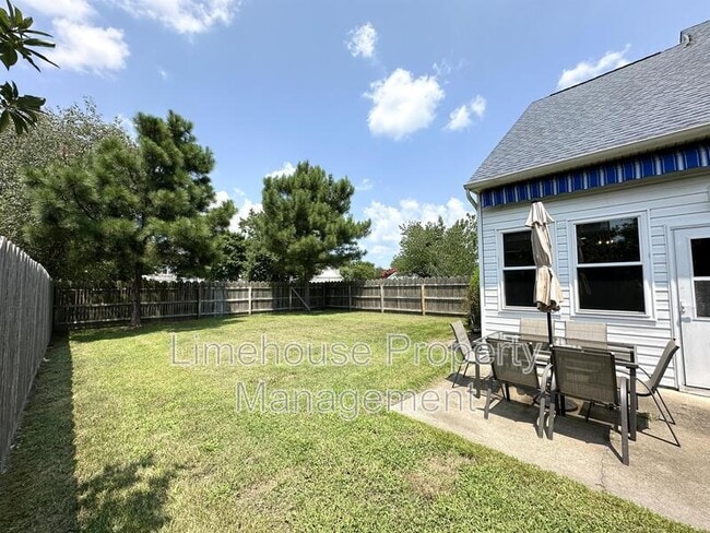 Building Photo - 3236 Barbour Dr