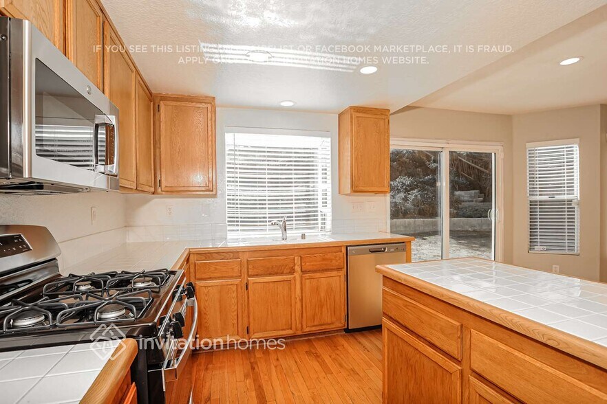 Building Photo - 3152 Hampton Rd