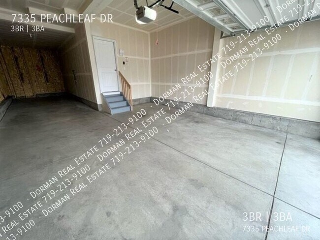 Building Photo - 7335 Peachleaf Dr