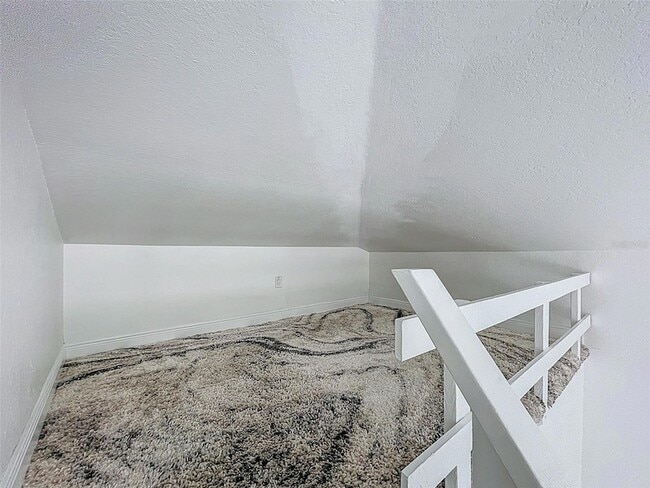 Building Photo - 1600 Pasadena Dr