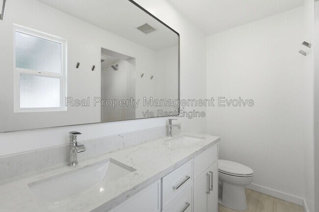 Building Photo - 7314 E Diamond St