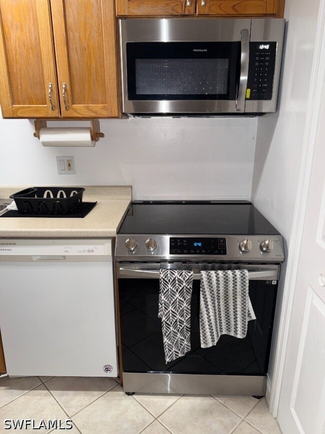 Building Photo - 5395 Treetops Dr