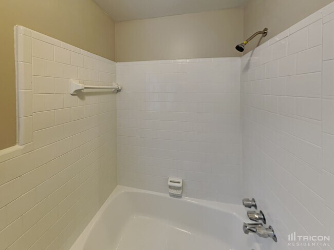 Building Photo - 2642 Hatfield Cir SE