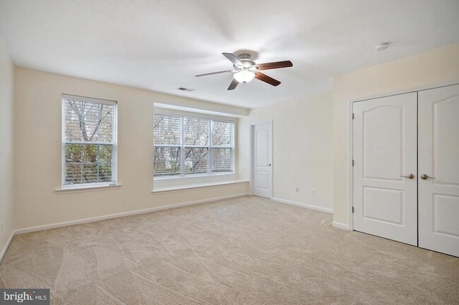 Building Photo - 22936 Spicebush Dr