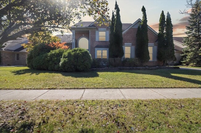 Primary Photo - 45443 Glengarry Blvd