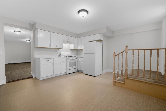 Building Photo - 135 Beekman Ave