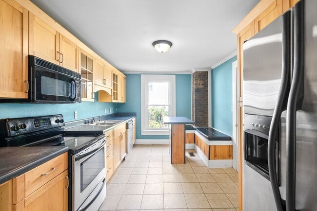 Building Photo - Home For Rent Near Historic Downtown Clark...