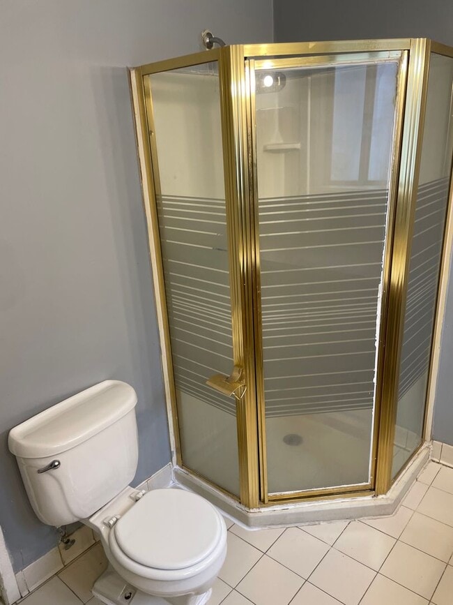 Building Photo - 3 Bedroom Home In Farmington Hills