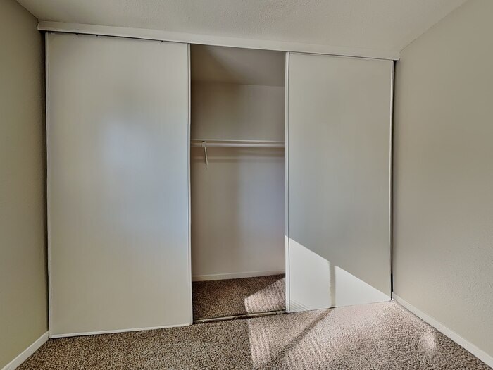 Building Photo - 5711 Wynberry Dr