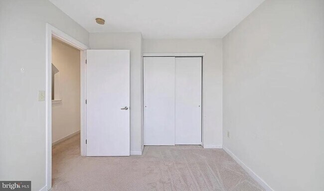 Building Photo - 928 Wallace St