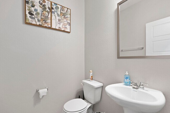 Building Photo - 2318 Themis Wy