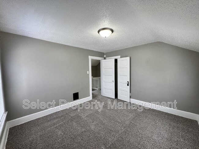Building Photo - 454 Kinnaird Ave