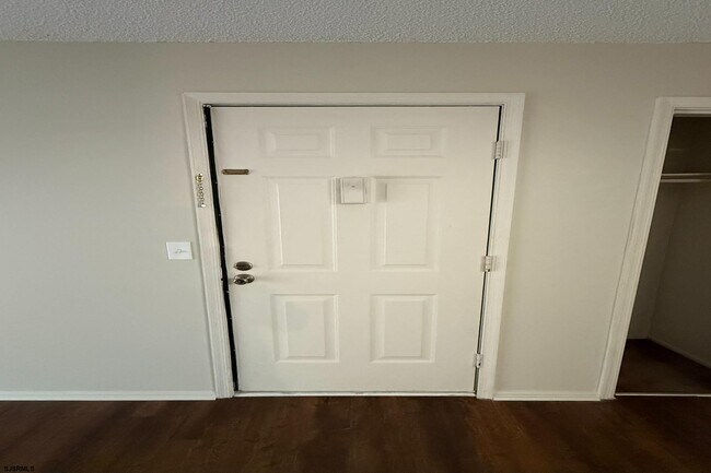 Building Photo - 166 Sussex Pl