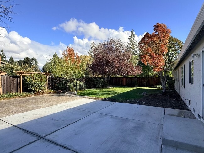 Building Photo - NEWLY RENOVATED- 4BD/2BA, Single-Family Home in Twin Creeks Area of San Ramon- Available NOW!
