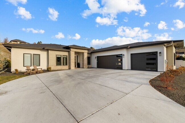 Building Photo - Stunning North Boise Foothills Home Availa...