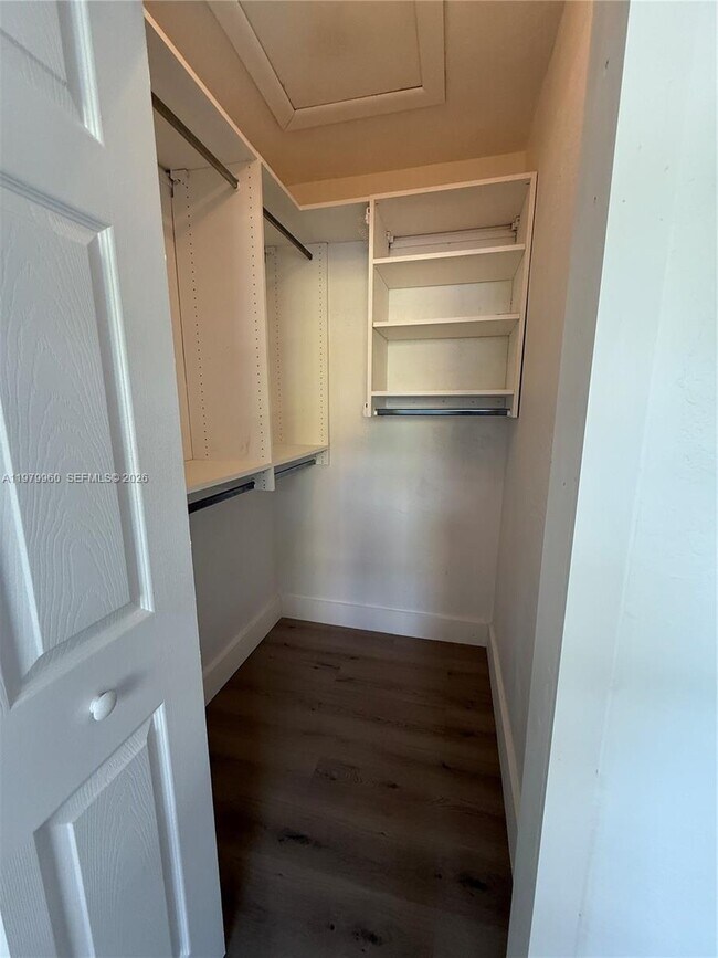 Building Photo - 3610 SW 25th Ter