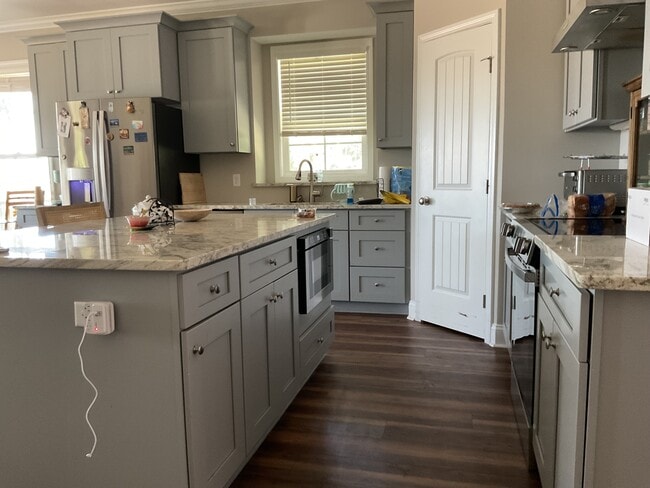 Building Photo - 159 W 1st St