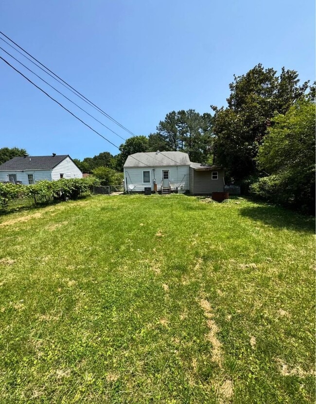 Building Photo - 4 bedroom 2 bath house in Henrico County! All appliances, laundry, central hvac, big yard