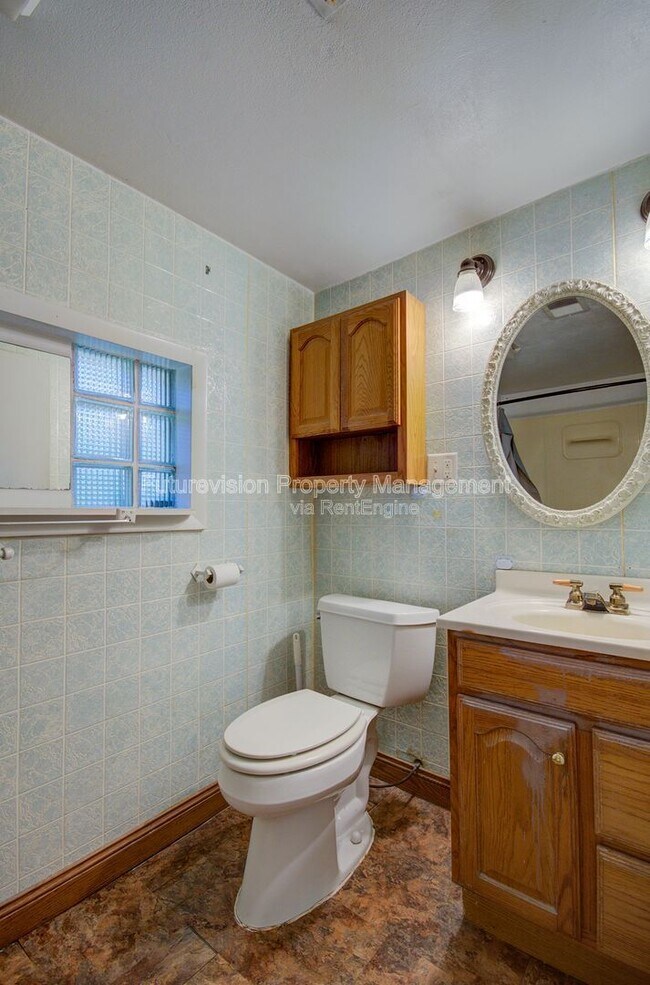 Building Photo - 1704 Belleview Ave