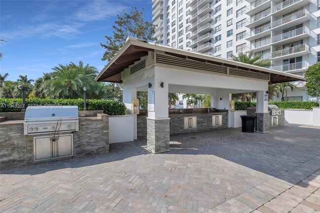 Building Photo - 2801 NE 183rd St