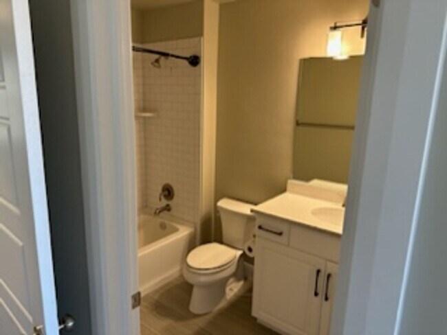Building Photo - 4 Bedroom Condo With a Community Pool and ...