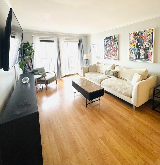 Building Photo - 603 55th St