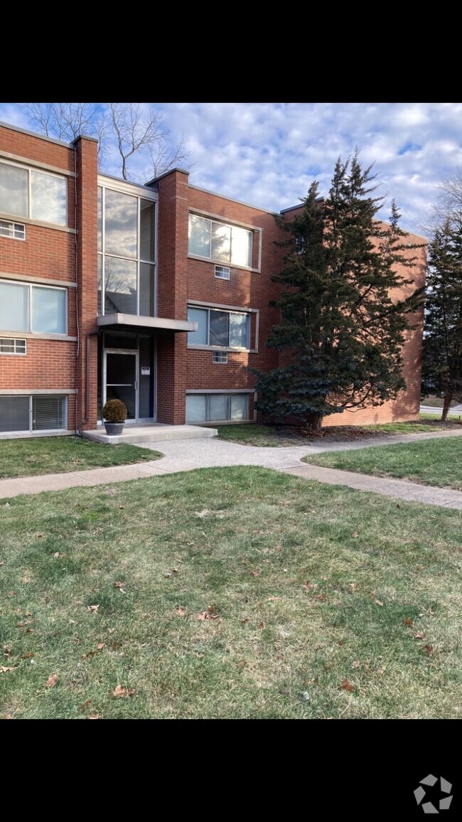 Building Photo - Carrollton Manor Apartments