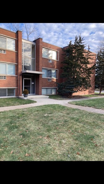Primary Photo - Carrollton Manor Apartments