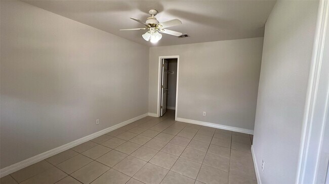 Building Photo - 2802 Toyah Ave