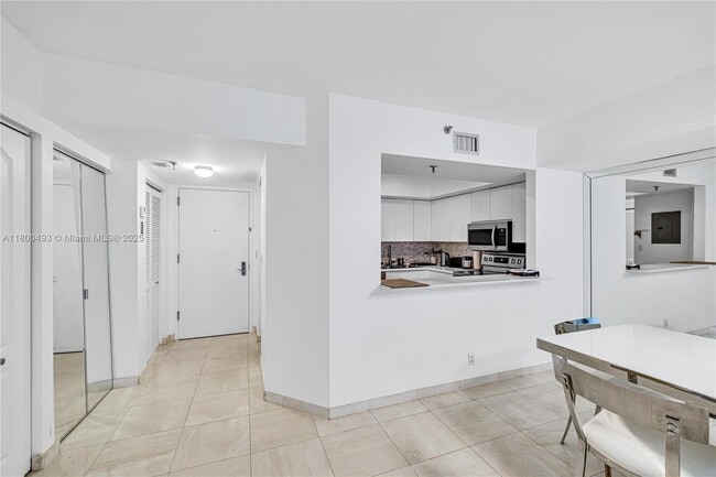 Building Photo - 9455 Collins Ave