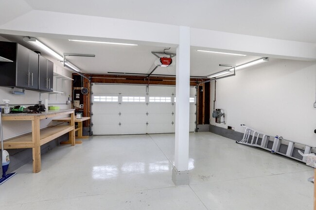 Building Photo - Extensively remodeled 4 Bed / 3 Bath home in South San Francisco. YouTube tour!