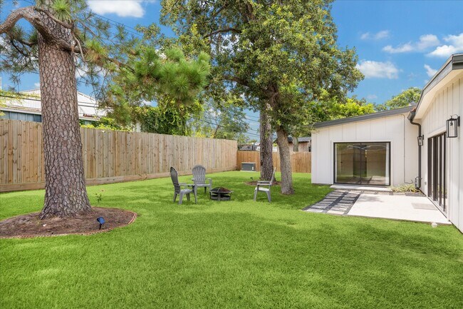 Building Photo - 10159 Brinwood Dr