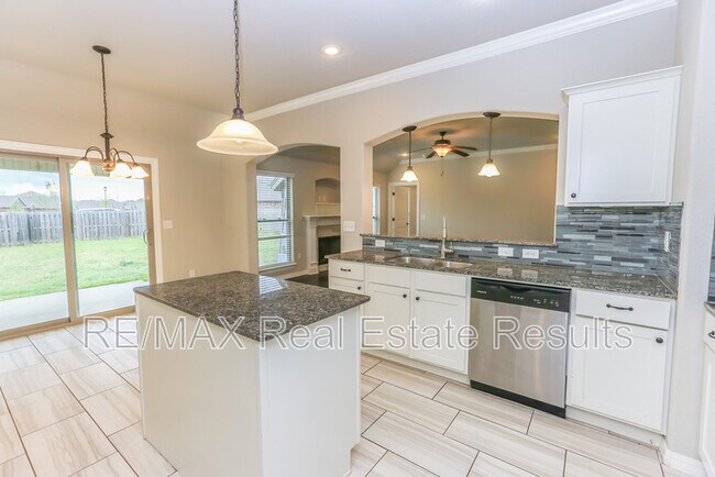 Building Photo - 4494 W Wales Dr