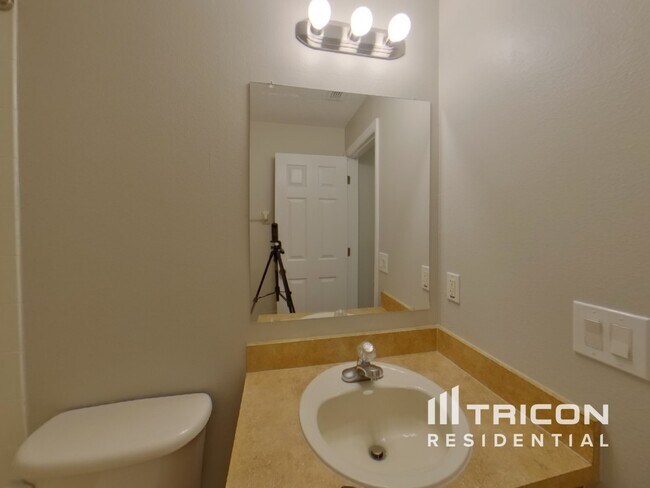 Building Photo - 1512 Clapton Dr