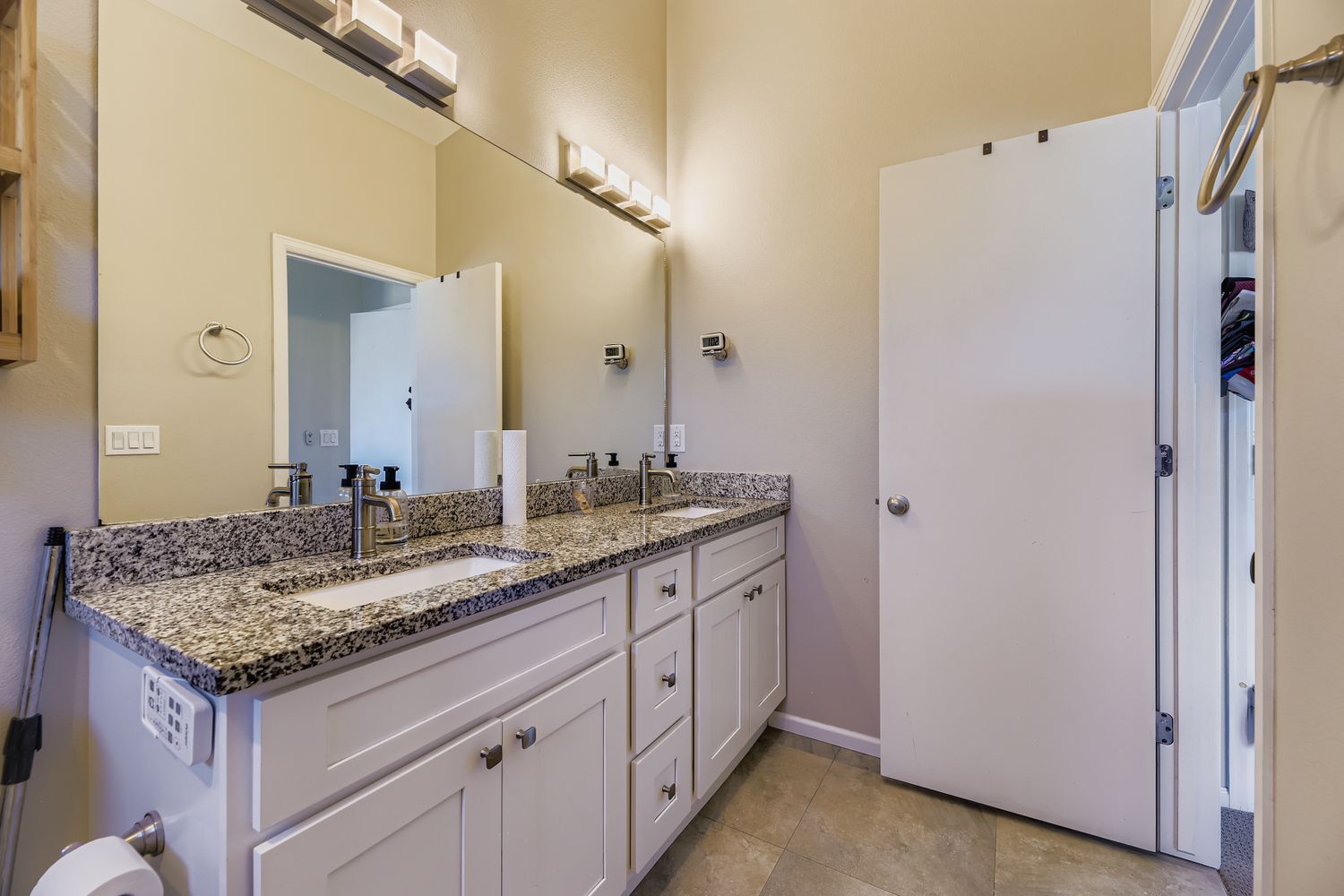 Primary private bathroom - dual vanity - 1197 S Mariposa St