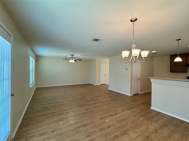 Building Photo - 291 Gina Dr