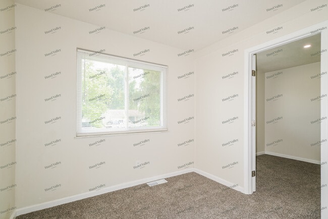 Building Photo - 11939 Holly Brook Dr