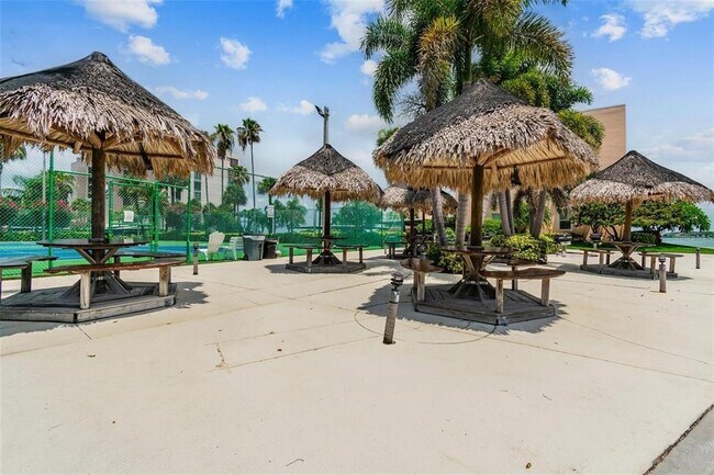 Building Photo - 7600 Sun Island Dr S
