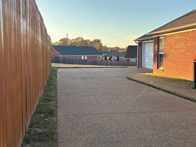 Building Photo - 23 Hulsey Cove