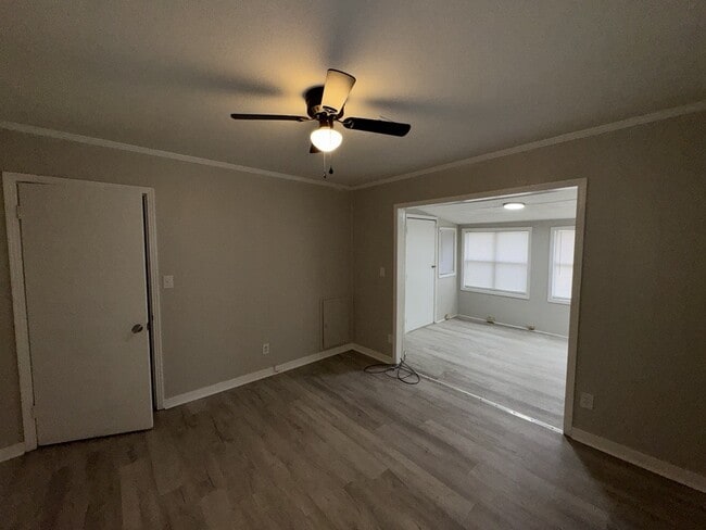 Building Photo - 1126 Barbara Ann Dr