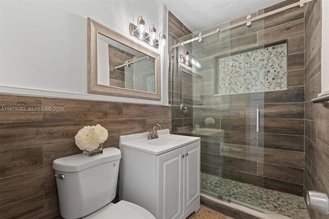 Building Photo - 201 NE 169th St