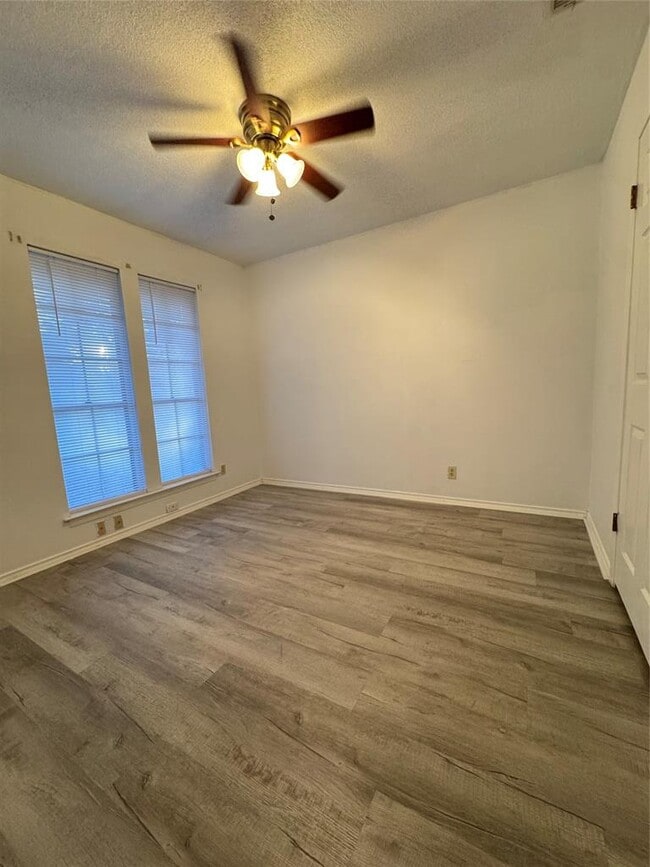 Building Photo - 12325 Double Tree Ln