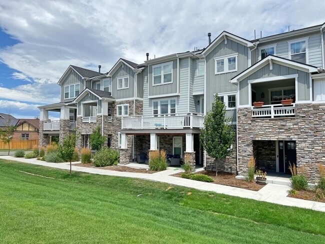 Building Photo - Charming, Spacious Townhome in a Prime Location | Move In Today & Save 50% on First Month