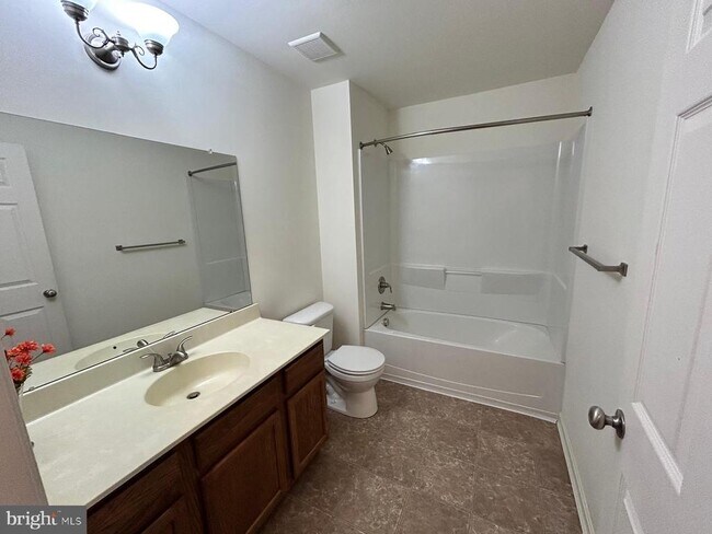Building Photo - 406 Jacobsen Drive