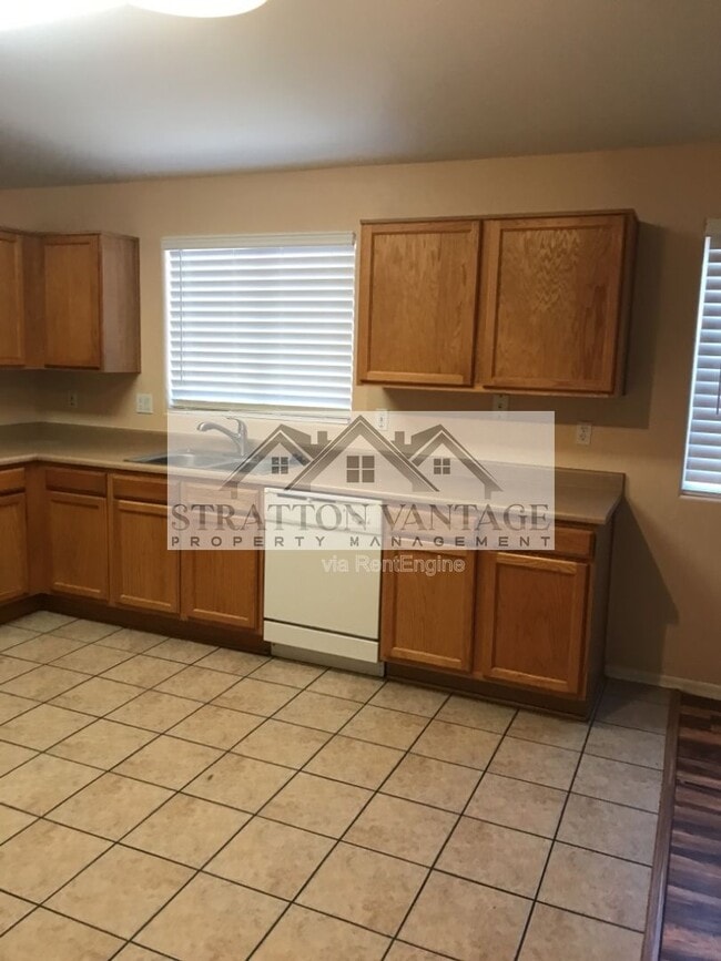 Building Photo - 8201 W Pima St