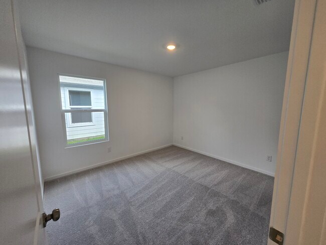 Building Photo - 3112 Burmese St